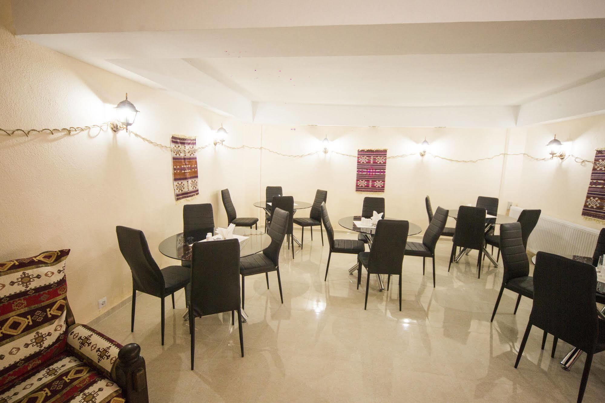 Log Inn Boutique Hotel Τυφλίδα Εξωτερικό φωτογραφία