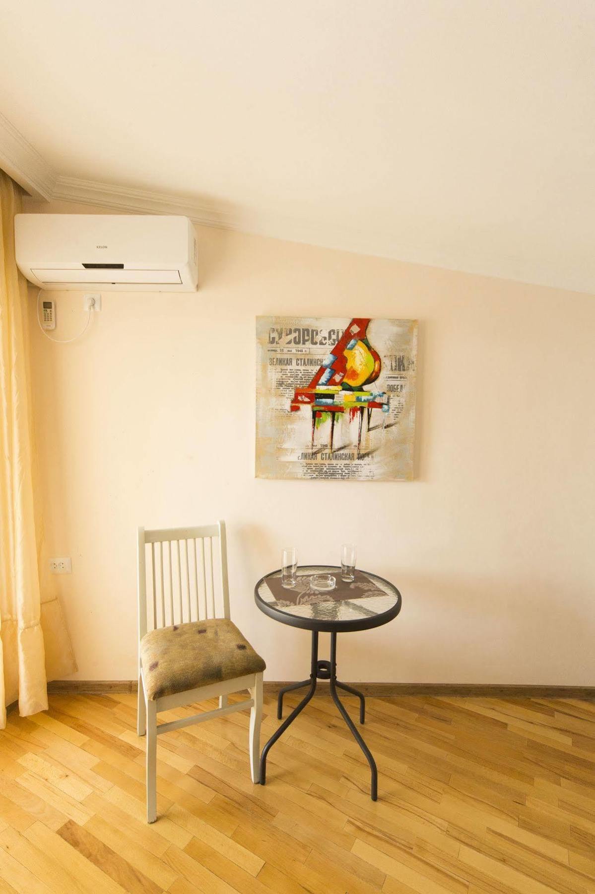 Log Inn Boutique Hotel Τυφλίδα Εξωτερικό φωτογραφία