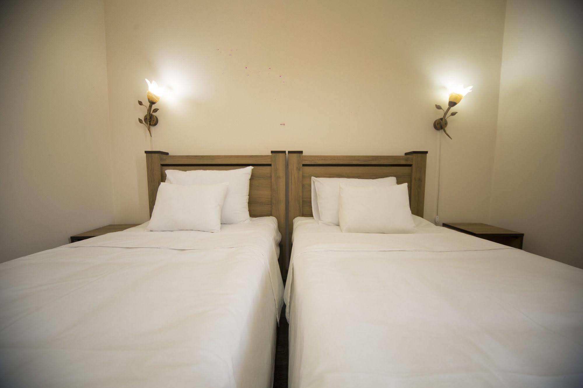 Log Inn Boutique Hotel Τυφλίδα Εξωτερικό φωτογραφία