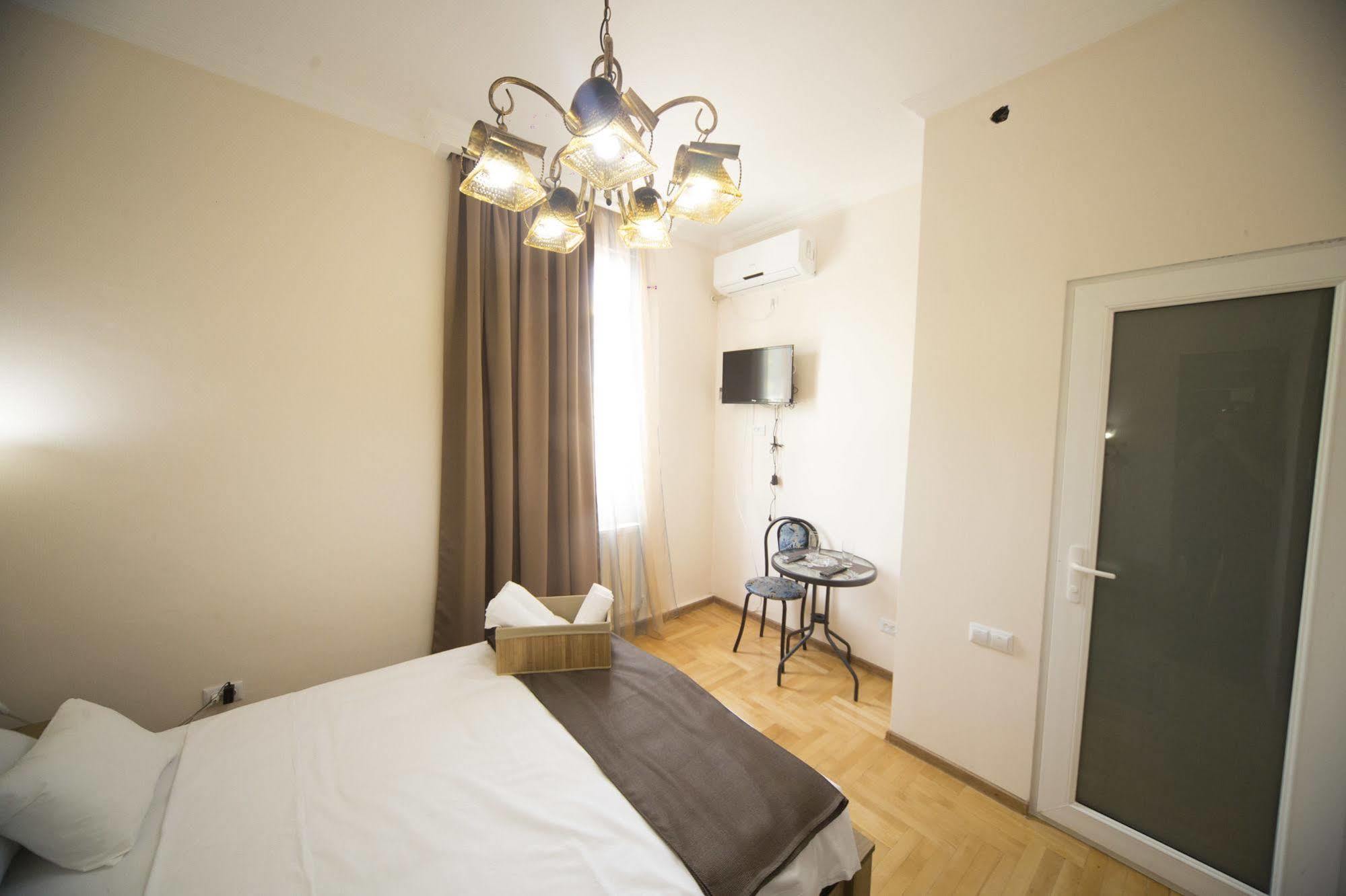 Log Inn Boutique Hotel Τυφλίδα Εξωτερικό φωτογραφία