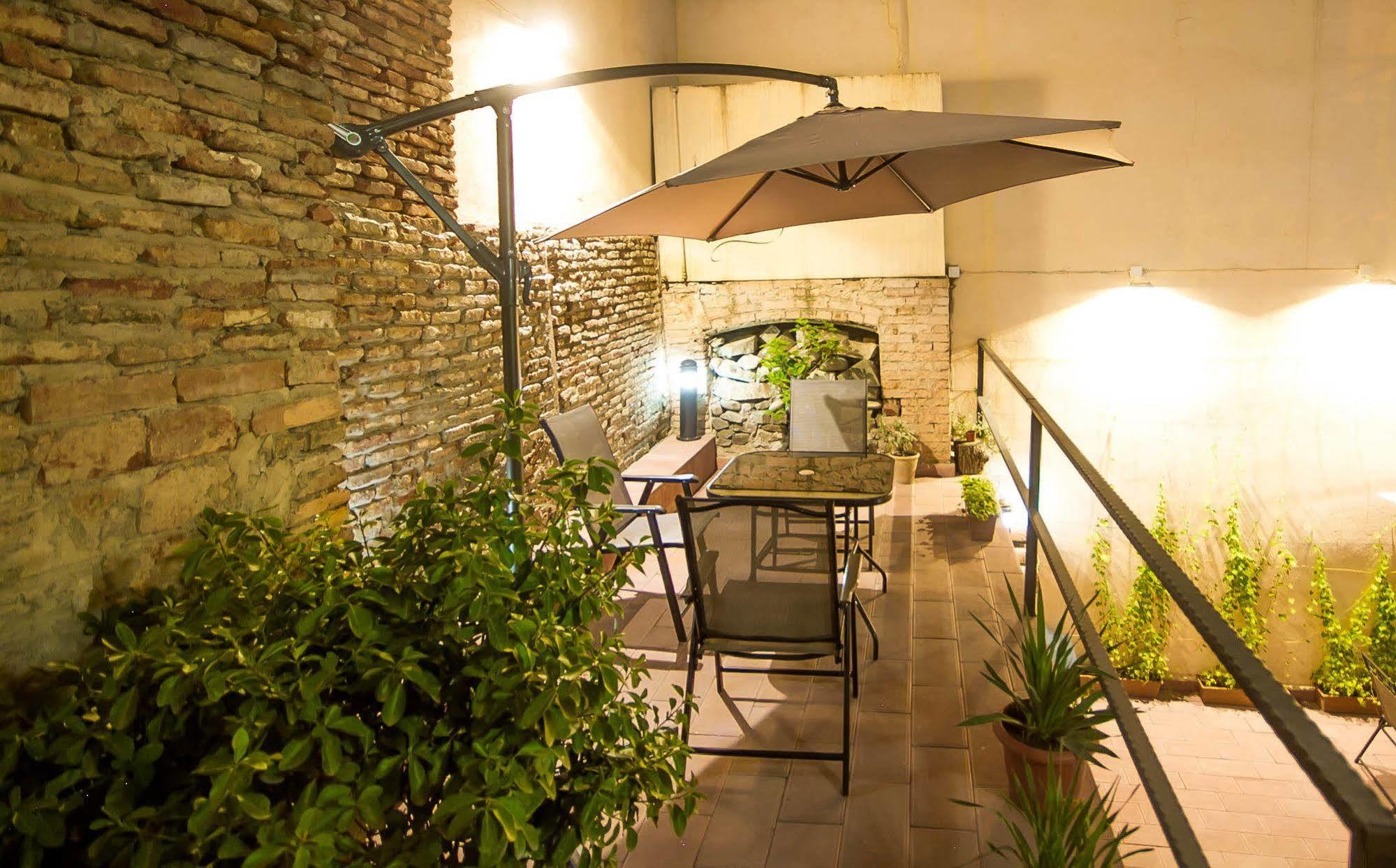 Log Inn Boutique Hotel Τυφλίδα Εξωτερικό φωτογραφία