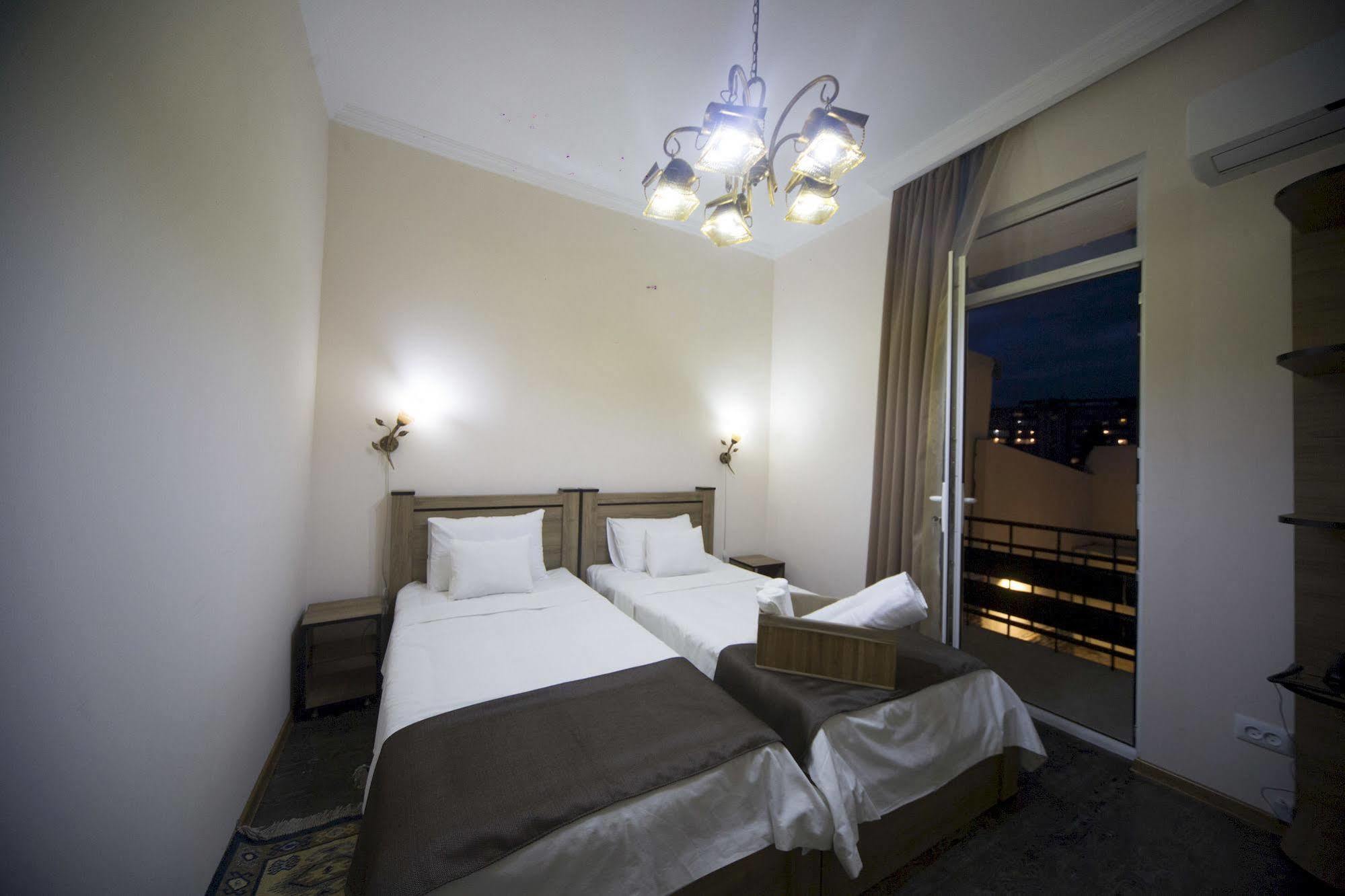 Log Inn Boutique Hotel Τυφλίδα Εξωτερικό φωτογραφία