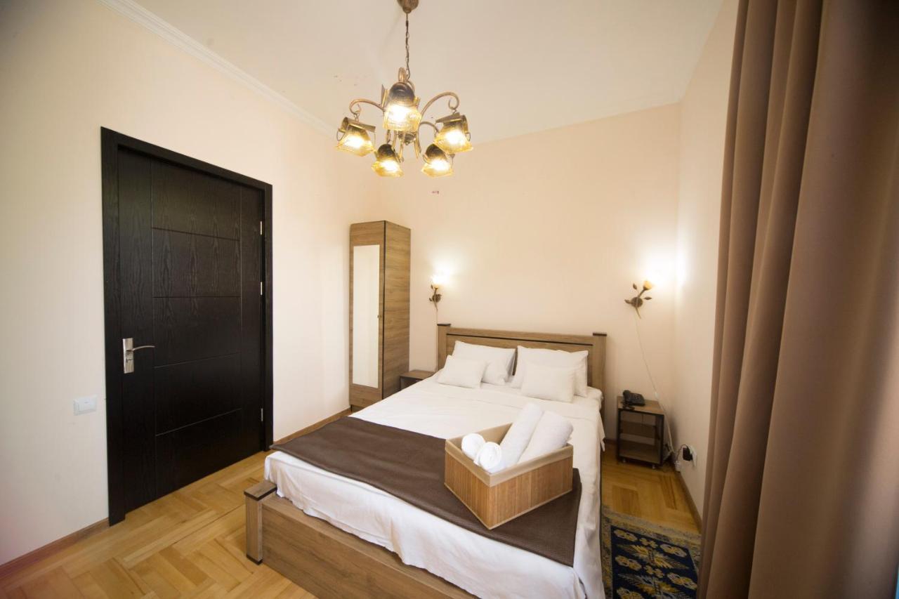 Log Inn Boutique Hotel Τυφλίδα Εξωτερικό φωτογραφία